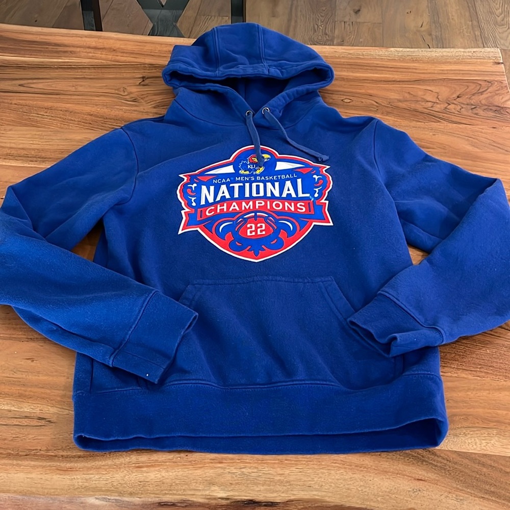 Kansas Jayhawks sweatshirt. Size small.